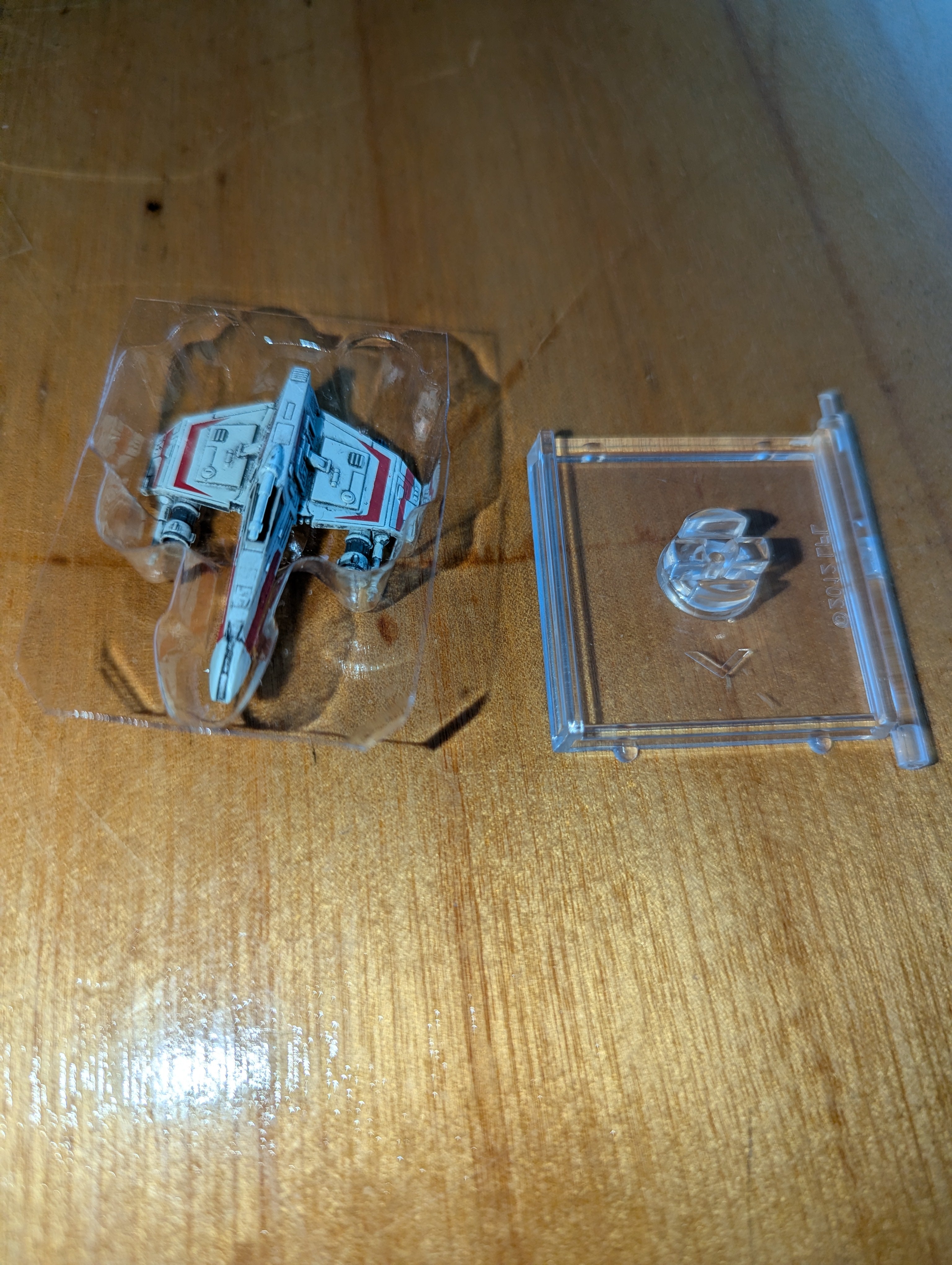 (Used) FFG X-Wing: E-Wing Ship & Stand (1st Ed SWX18) (AM) | Jack's On Queen