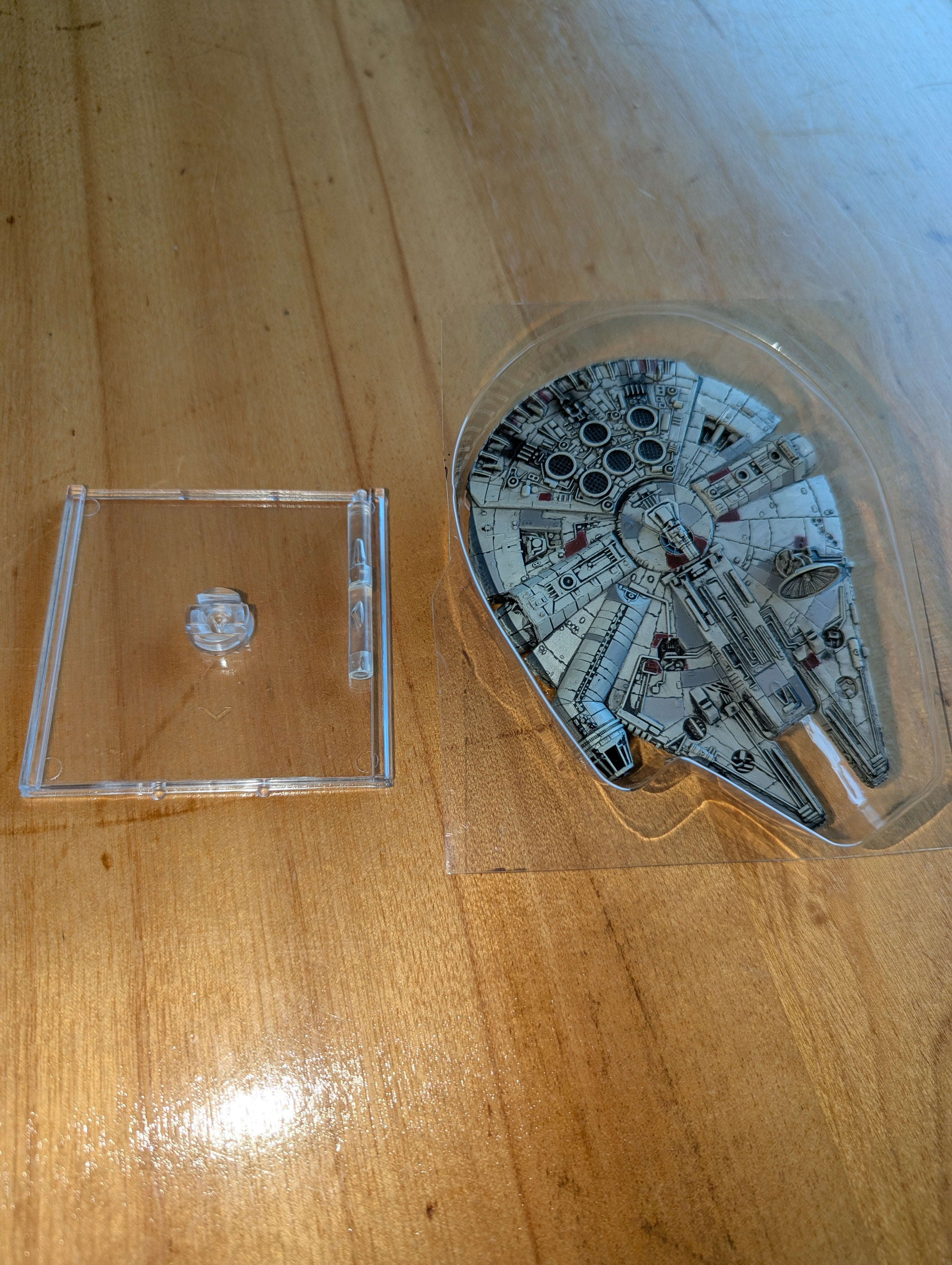 (Used) FFG X-Wing: Millennium Falcon YT-1300 Ship & Stand (1st Ed SWX06) (AM) | Jack's On Queen